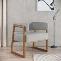 Poltrona em Madeira Maciça com Braço Bria