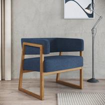 Poltrona em Madeira Maciça com Braço Bria