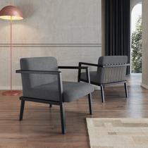 Poltrona em Madeira Maciça com Braço Gandia