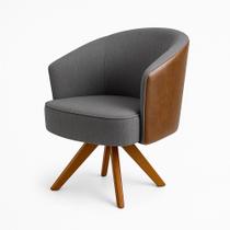 Poltrona Julia Giratoria com Couro Pes Madeira - Luxo Decor Poltrona Julia Giratoria com Couro Pes Madeira - Luxo Decor