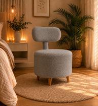 Poltrona Puff Veneza Decorativa Bouclé com Encosto