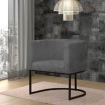 Poltrona Reforçada Decorativa Sala Estar Jantar Gabriela Base Ferro Preta Suede