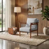 Poltrona Sala Decorativa Ayla Estofada Boucle Cinza Base Madeira Castanho
