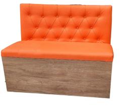 Poltrona sofá booth assento e encosto laranja base amadeirada