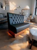 Poltrona sofá booth luxo preto base amadeirado