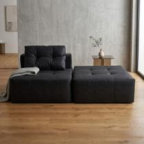 Poltronas Serena 2 Peças Poltrona com Pufão Tecido Nobuck Sem Madeira Estrutura de Espuma D28 Design Moderno Layout Configurável Módulo Leve e Macio Poltronas Serena 2 Peças Poltrona com Pufão Tecido Nobuck Sem Madeira Estrutura de Espuma D28 Design Moderno Layout Configurável Módulo Leve e Macio