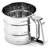 Polvilhador de Aço Inox 250g 10,5x9,5x16 Polvilhador de Aço Inox 250g 10,5x9,5x16