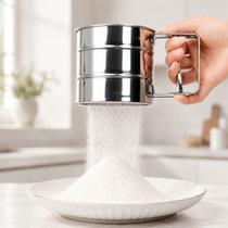 Polvilhador Peneira Manual Caneca Com Gatilho Aço Inox Farinha Açúcar Tapioca Cacau Cozinha Confeitaria 250g Polvilhador Peneira Manual Caneca Com Gatilho Aço Inox Farinha Açúcar Tapioca Cacau Cozinha Confeitaria 250g