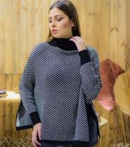 Poncho de Tricot Grosso Manga Longa Gola Alta Poncho de Tricot Grosso Manga Longa Gola Alta
