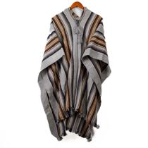 Poncho Peruano Tradicional em Lã de Alpaca