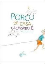Porco de casa cachorro e