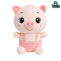 Porquinho de Pelúcia com Jardineira 23cm Porquinho de Pelúcia com Jardineira 23cm