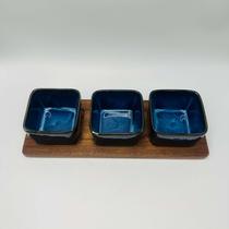Porta Aperitivos de Ceramica Azul e Base De Madeira - 3 Pcs Porta Aperitivos de Ceramica Azul e Base De Madeira - 3 Pcs