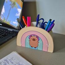 Porta Caneta e Lápis Duplo Capivara Arcos Iris