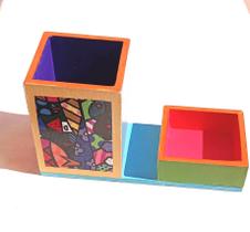 Porta caneta e porta clips decorado em M D F.