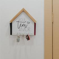 Porta chaves e cartas "Aqui tem amor"