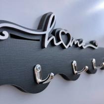 Porta Chaves em MDF Branco com Detalhes em Preto Organização com Estilo - Modelo Home Ondas