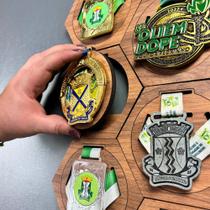 Porta Medalhas Hexagonal Colméia Kit 20 - 10 - 5 - 3 Unidades Várias Cores Bike Ciclismo Corrida Luta Jiu-Jitsu Futebol Porta Medalhas Hexagonal Colméia Kit 20 - 10 - 5 - 3 Unidades Várias Cores Bike Ciclismo Corrida Luta Jiu-Jitsu Futebol