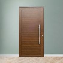 Porta Pivotante com Puxador Linha Roma Amadeirada 210x100 Lado Esquerdo Cinza/Marrom Esquadrias Bergamo Porta Pivotante com Puxador Linha Roma Amadeirada 210x100 Lado Esquerdo Cinza/Marrom Esquadrias Bergamo
