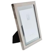 Porta Retrato com Moldura de Aço Inox Prata Para Foto 15x20cm Porta Retrato com Moldura de Aço Inox Prata Para Foto 15x20cm