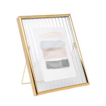Porta Retrato com Vidro Canelado e Metal Dourado 15x10cm - LYOR