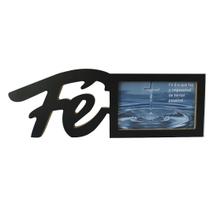 Porta retrato em madeira com a frase fé 10x15cm