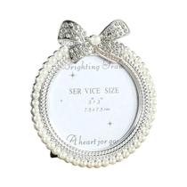 Porta-Retrato Oval Com Pérolas E Diamantes Em Formato De Laço De 3, 6 E 7 Polegadas Para Presentes Porta-Retrato Oval Com Pérolas E Diamantes Em Formato De Laço De 3, 6 E 7 Polegadas Para Presentes