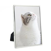 Porta-retratos DECANIT Metal 9x13cm prateado para parede ou mesa