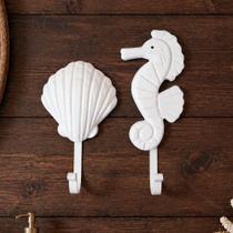Porta Toalha de Parede Decorativo Kit 2 Peças Concha e Cavalo Marinho Branco Porta Toalha de Parede Decorativo Kit 2 Peças Concha e Cavalo Marinho Branco
