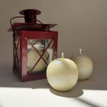 Porta velas ferro com visor de vidro + 3 refis de velas aromáticas no formato de bolasbolas