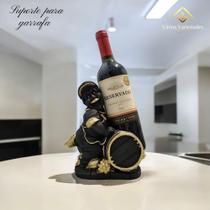 Porta Vinho Barril Preto C/ Detalhes Em Ouro Elegância Em Gesso Decoração Refinada - AVB DECORAÇÕES