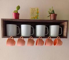 Porta xícaras/canecas suporte organizador de pinus rústico de parede com prateleira Porta xícaras/canecas suporte organizador de pinus rústico de parede com prateleira