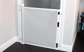 Portão de segurança Smart Retract Retract-A-Gate 72 branco fabricado nos EUA Portão de segurança Smart Retract Retract-A-Gate 72 branco fabricado nos EUA