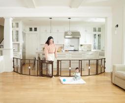 Portão e Cercadinho de Plástico para Bebê - 4,88m de Largura Portão e Cercadinho de Plástico para Bebê - 4,88m de Largura