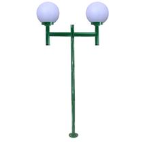 Poste de Jardim com Globo de Polietileno Leitoso Duplo P20/2 em Aço Verde