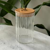 Pote de Vidro Transparente 750ML com Design Canelado, Tampa de Bambu e Argola Dourada Ideal para Armazenar Temperos e Mantimentos Pote de Vidro Transparente 750ML com Design Canelado, Tampa de Bambu e Argola Dourada Ideal para Armazenar Temperos e Mantimentos