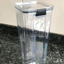 Pote Hermético Spaghetti Travas Laterais 2,2L Pote Hermético Spaghetti Travas Laterais 2,2L