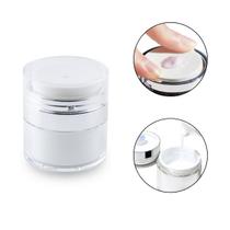 Pote Recipiente Compacto Cosmético Creme Maquiagem Frasco a Vácuo Branco e Prata Pump 15ml