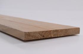 Prancha lixada para prateleira ou artesanato de madeira Pinus tratado 28x3x290 centímetros