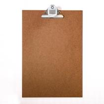 Prancheta Ofício 23x33,5cm de Madeira com Prendedor Metálico