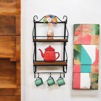 Prateleira de Cozinha em Ferro e Madeira - Organização e Estilo