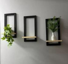 Prateleira Decorativa Hexagonal 43x43 cm com Prateleira de 33x10 cm Madeira Envernizada Prateleira Decorativa Hexagonal 43x43 cm com Prateleira de 33x10 cm Madeira Envernizada