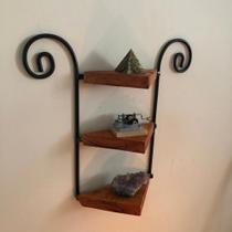 Prateleira Tripla Rústica Arabesco Nicho Decorativo Madeira Ferro Forjado Medieval Vintage