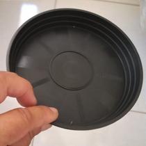 Prato plástico preto 14 cm (grande)
