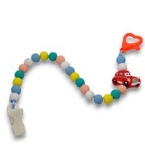 Prendedor de Chupeta em Bolinhas Emborrachadas Carrinho Vermelho