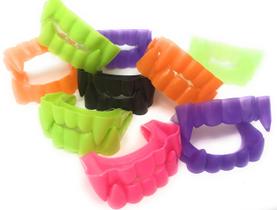 Presas de Halloween do sortimento Vampire Teeth Funiverse 144