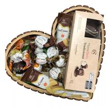 Presente Cesta Coração C/ Chocolate Cacau Sh Presente Cesta Coração C/ Chocolate Cacau Sh