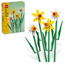 Presente de celebração LEGO Daffodils, narcisos amarelos e brancos Presente de celebração LEGO Daffodils, narcisos amarelos e brancos