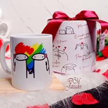 Presente Namorados - Caneca Flork meme Casal Lgbt F. + Tubo Lata - Dm Jateados