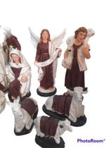 Presépio com 12 peças de Gesso 14cm - cores branco com vinho